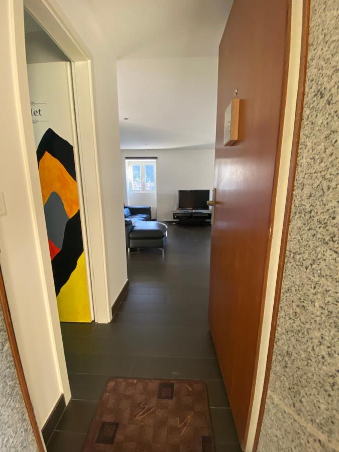 Today Appartement Famille Chippis Exterior photo