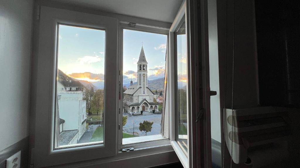 Today Appartement Famille Chippis Exterior photo